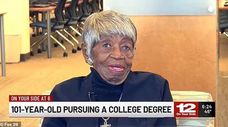 Cụ bà 101 tuổi sắp tốt nghiệp đại học.