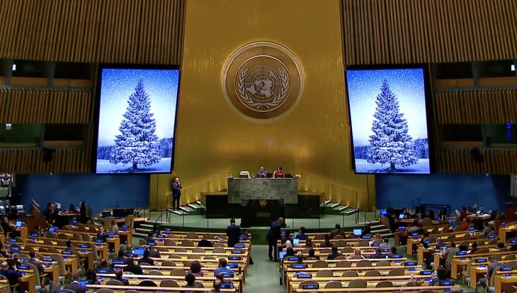 Nghị quyết công nhận Tết Nguyên đán là ngày nghỉ lễ Liên Hiệp Quốc, được thông qua tại phiên họp Đại hội đồng ngày 22-12-2023 - Ảnh: Bộ Ngoại giao cung cấp
