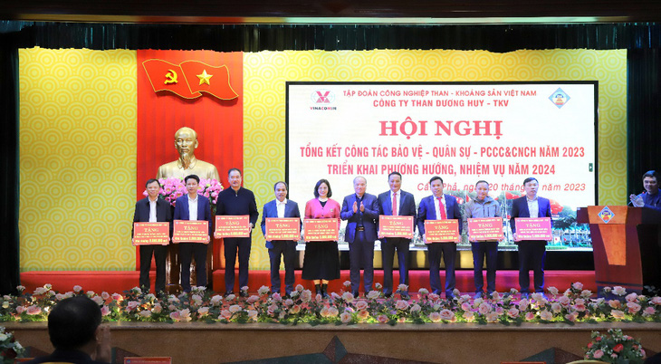 Than Dương Huy tổng kết công tác Bảo vệ - Quân sự - PCCC&CHCN năm 2023- Ảnh 2.