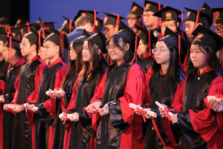 Trường Quốc tế Việt Úc (VAS) đang giảng dạy cho gần 8.000 học sinh đang theo học tại 6 cơ sở đều được CAIE chứng nhận.
