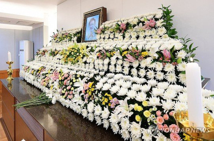 Hình ảnh bên trong tang lễ của nam diễn viên Lee Sun Kyun - Ảnh: Yonhap News