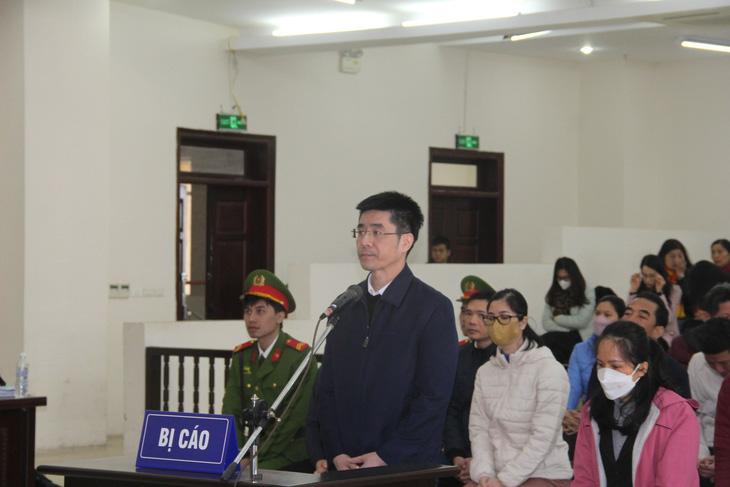 Cựu điều tra viên Hoàng Văn Hưng tại phiên tòa phúc thẩm xử vụ chuyến bay giải cứu - Ảnh: GIANG LONG