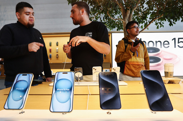 Hãng công nghệ Apple liên tục bị chảy máu nhân sự cấp cao trong vài năm qua - Ảnh: AFP