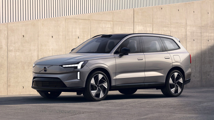 Volvo EX90 ban đầu dự định mở bán vào 2023 nhưng phải lùi xuống 2024 vì không kịp hoàn thiện phần mềm - lý do giờ vẫn hiếm nhưng trong tương lai sẽ xuất hiện ngày một nhiều hơn - Ảnh: Volvo