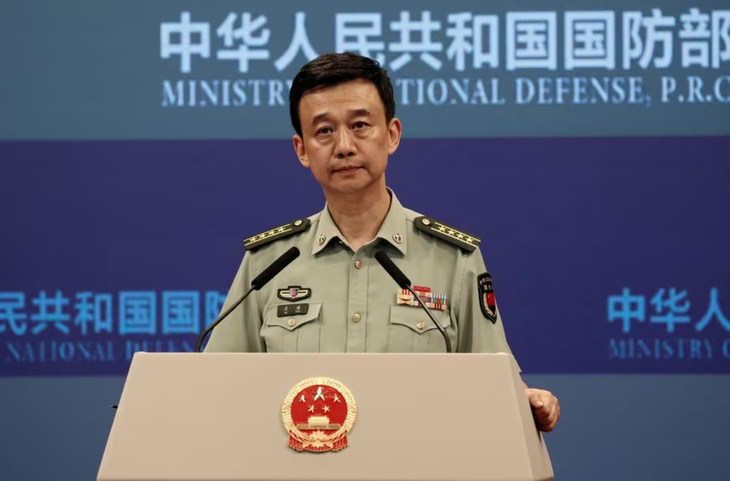 Phát ngôn viên Bộ Quốc phòng Trung Quốc Ngô Khiêm - Ảnh: REUTERS