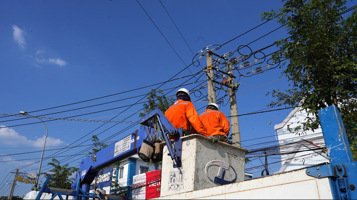 Hình ảnh: Công ty Điện lực Tây Ninh đẩy nhanh tiến độ cải tạo nâng cấp lưới điện