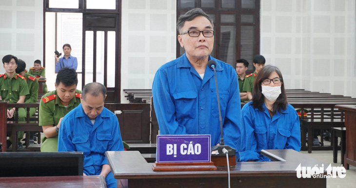 Cựu tổng giám đốc Công ty CP Đầu tư phát triển nhà Đà Nẵng lần 2 hầu tòa với cáo buộc gây thất thoát tiền tỉ - Ảnh: ĐOÀN CƯỜNG