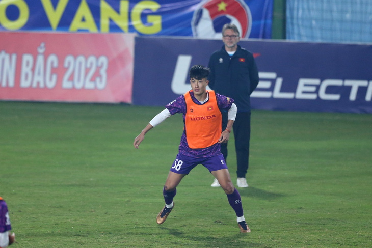 Tiền vệ Nguyễn Văn Trường được HLV Philippe Troussier trao cơ hội trở lại đội tuyển U23 Việt Nam - Ảnh: HOÀNG TÙNG