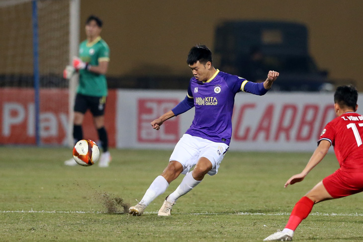 Bị chấn thương dây chằng, trung vệ Nguyễn Thành Chung lỡ cơ hội cùng tuyển Việt Nam chuẩn bị cho Asian Cup 2023 - Ảnh: HOÀNG TÙNG