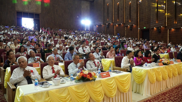 Nhiều lãnh đạo, đại biểu đến tham dự Lễ kỷ niệm 20 năm thành lập huyện Trảng Bom - Ảnh: CHÍ KIÊN