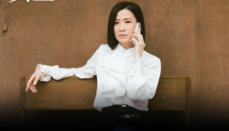 Chiếc áo sơ mi trắng của Zara có giá khoảng 300 HKD (hơn 900.000 đồng)