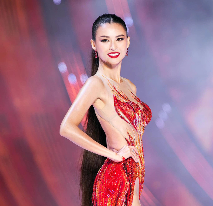 Cao Thiên Trang sinh năm 1993, có nhiều kinh nghiệm tại cuộc thi năm nay. Cô có hơn 10 năm hoạt động trong vai trò người mẫu, từng thi Vietnam’s Next Top Model 2012. Thiên Trang sở hữu chiều cao 1,76m, số đo ba vòng 86-67-97cm - Ảnh: BTC