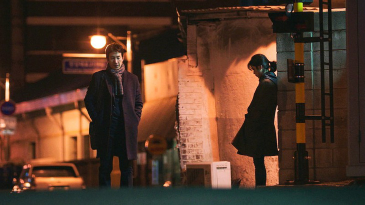 Lee Sun Kyun và IU ăn ý trong My Mister - Ảnh: tvN