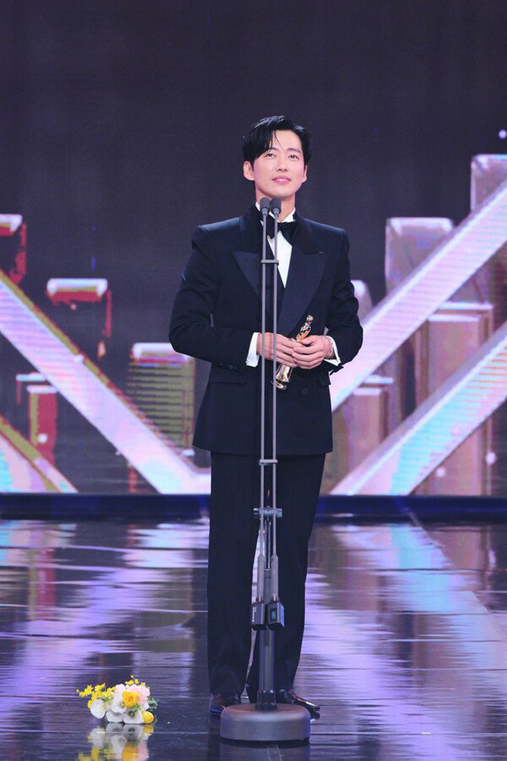 Sau 24 năm, Nam Goong Min có giải Daesang bảo chứng cho thực lực diễn xuất