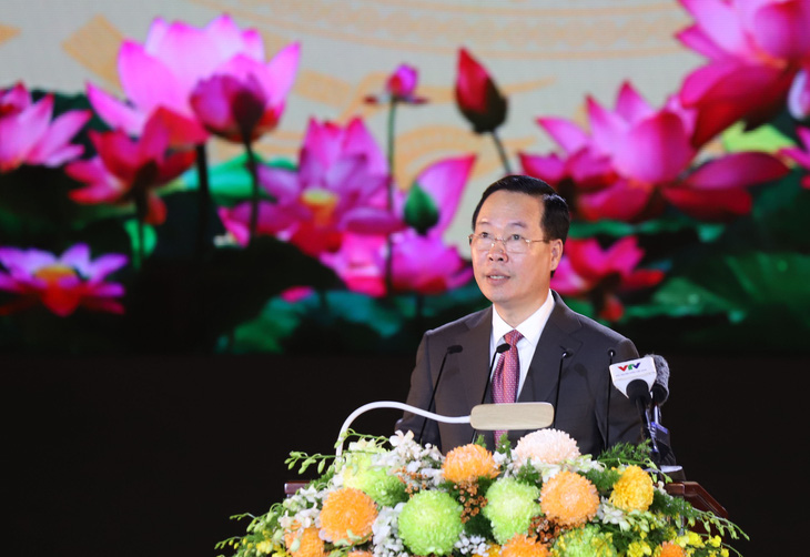 Chủ tịch nước Võ Văn Thưởng phát biểu tại lễ kỷ niệm 20 năm thành lập thành phố Cần Thơ trực thuộc trung ương diễn ra tối 31-12 - Ảnh: CHÍ QUỐC
