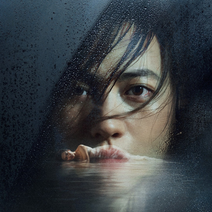 Hình ảnh nữ chính do Phương Anh Đào thể hiện trên poster chính thức của phim