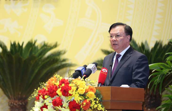 Bí thư Thành ủy Hà Nội Đinh Tiến Dũng phát biểu chỉ đạo tại kỳ họp - Ảnh: QUANG VIỄN