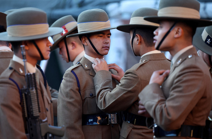 Những người lính thuộc Lữ đoàn Gurkha của Anh trong một buổi lễ ngày 23-11 - Ảnh: REUTERS