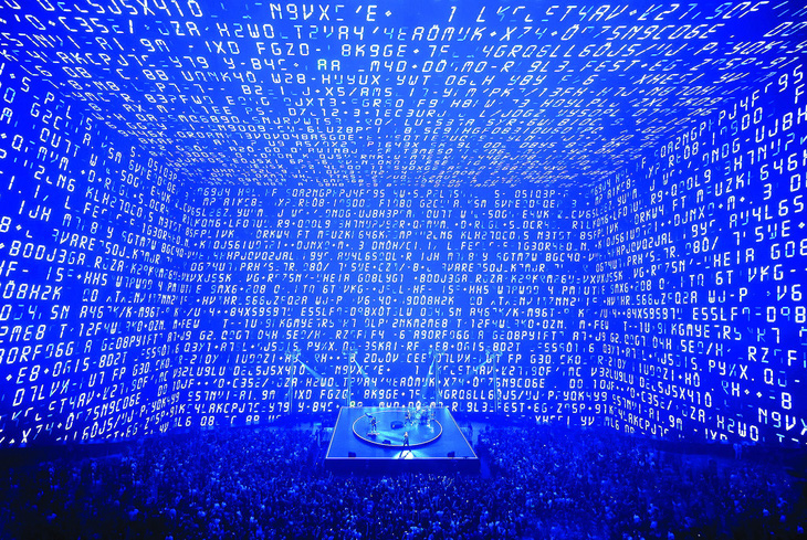 Sân khấu &quot;toàn nhập&quot; trong buổi diễn của U2 bên trong The Sphere. Ảnh: GETTY IMAGES