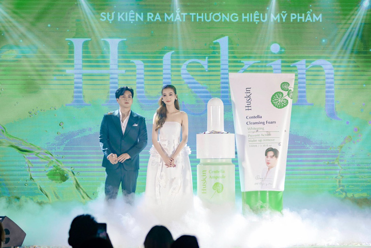 Ca sĩ Hồ Quang Hiếu ra mắt thương hiệu mỹ phẩm Huskin- Ảnh 1.
