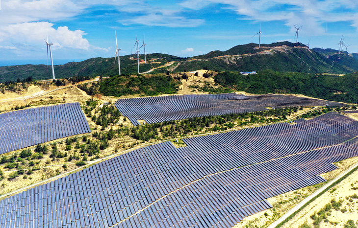 Nhà máy điện năng lượng mặt trời tại khu kinh tế Nhơn Hội, thành phố Quy Nhơn, tỉnh Bình Định - Ảnh: QUANG ĐỊNH