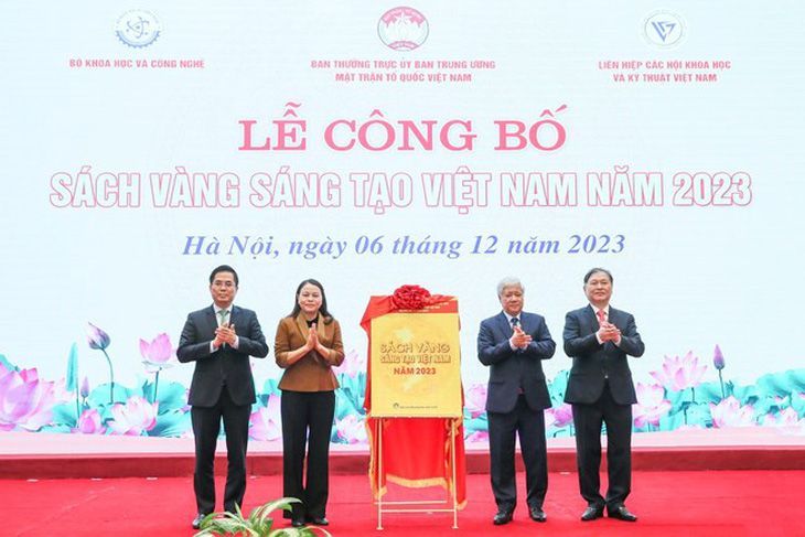 Lễ công bố Sách vàng Sáng tạo Việt Nam năm 2023 - Ảnh: MTTQ