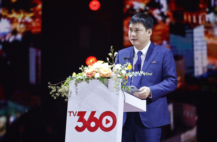 Ông Cao Anh Sơn- tổng Giám đốc Tổng Công ty Viễn thông Viettel (Viettel Telecom) phát biểu tại lễ công bố bản quyền EURO 2024 sáng 6-12 - Ảnh: VIETTEL Telecom