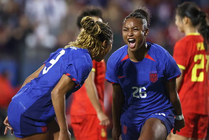 Jaedyn Shaw (số 26) ăn mừng bàn thắng cho tuyển nữ Mỹ - Ảnh: FBNV