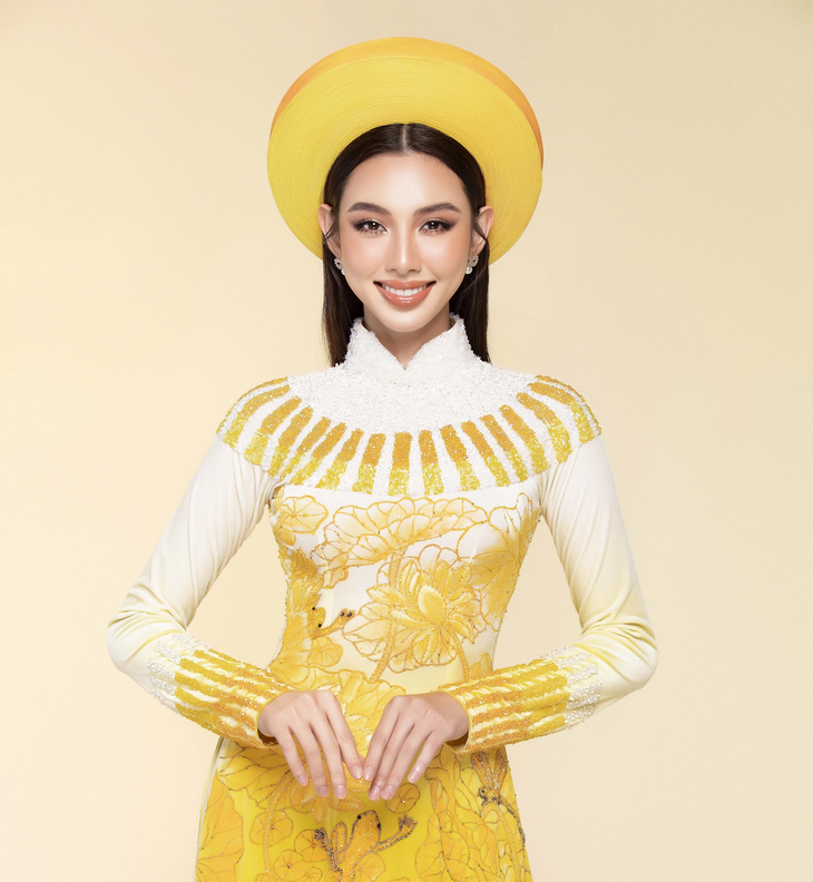 Hoa hậu Nguyễn Thúc Thùy Tiên mặc áo dài - Ảnh: BTC