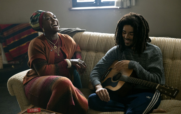 Kingsley Ben-Adir và Lashana Lynch hóa thân thành Bob Marley và Rita - người bạn đời của nam ca sĩ
