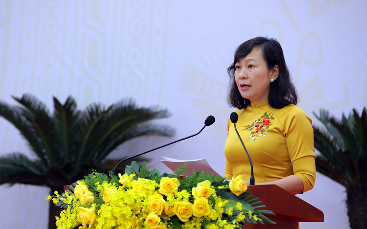 Bà Huỳnh Thị Hằng - phó bí thư thường trực Tỉnh ủy, chủ tịch HĐND tỉnh Bình Phước - dẫn đầu danh sách người có phiếu tín nhiệm cao với tỉ lệ gần tuyệt đối - Ảnh: AN BÌNH