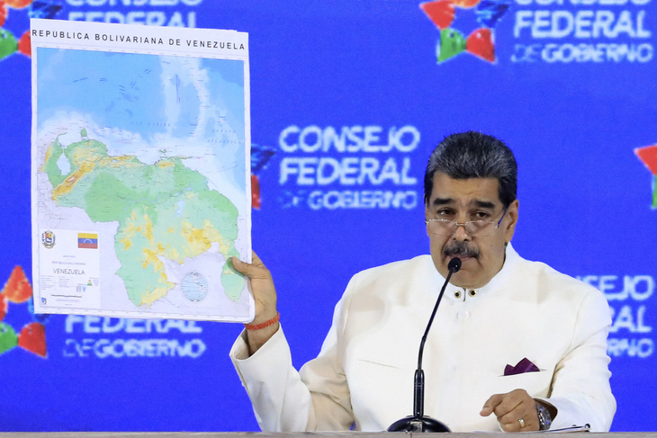Tổng thống Venezuela Nicolas Maduro phát biểu trong cuộc họp tại dinh tổng thống Miraflores ở Caracas, ngày 5-12 - Ảnh: AFP