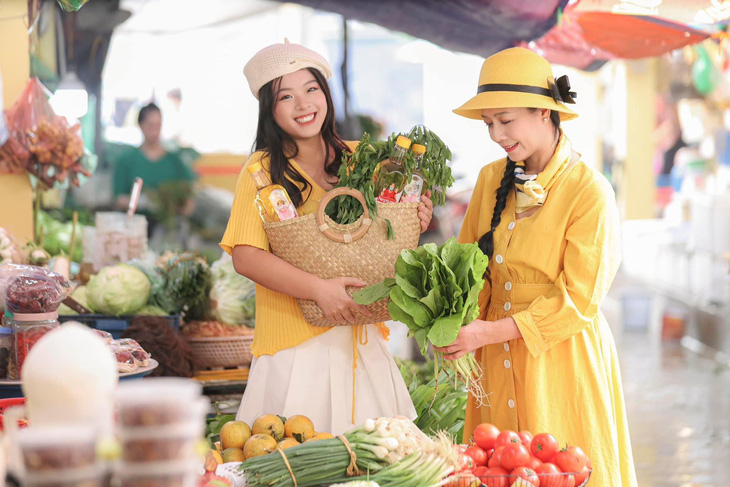 Đi chợ cùng con gái, nghệ sĩ Chiều Xuân, Lê Khanh gợi lại bao giá trị vàng- Ảnh 3.