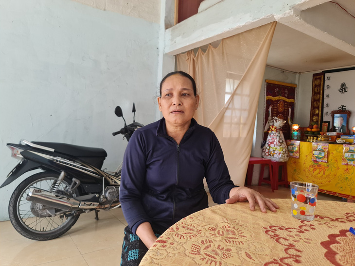 Bà Nguyễn Thị Kim Oanh là hộ dân bị ảnh hưởng quyền lợi bởi dự án nút giao thông ngã tư Sơn Tịnh - Ảnh: TRẦN MAI