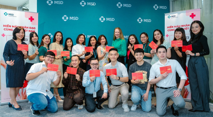Jennifer Cox, tổng giám đốc MSD Việt Nam, là một trong hơn 100 tình nguyện viên tham gia hiến máu nhân đạo do MSD Việt Nam phối hợp cùng Hội Chữ Thập đỏ TP.HCM tổ chức tháng 11 vừa qua.