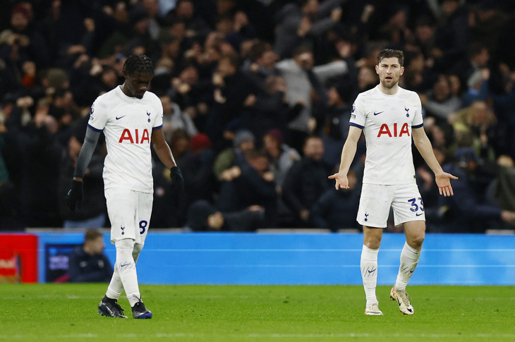 Sai lầm của hàng phòng ngự đã khiến Tottenham nhận thất bại - Ảnh: REUTERS