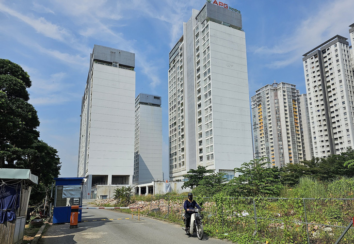 Tòa nhà chung cư PetroVietnam Landmark của Công ty Xây lắp dầu khí nằm kế bên chung cư Lexington và cùng "số phận" chưa được cấp sổ hồng - Ảnh: ÁI NHÂN