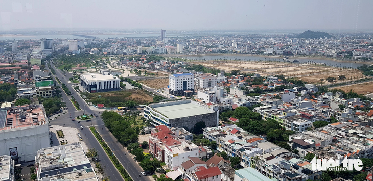 Một góc phía nam TP Tuy Hòa (Phú Yên) nhìn từ trên cao - Ảnh: D.TH.