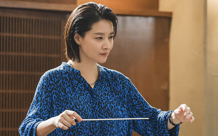 ‘Nàng Dae Jang Geum’ Lee Young Ae cưỡi mô tô ở tuổi 53 - Ảnh 3.