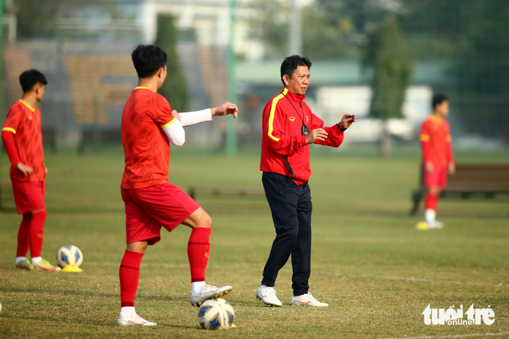 Tuyển U20 Việt Nam rèn khả năng tấn công từ... thủ môn - Ảnh 2.