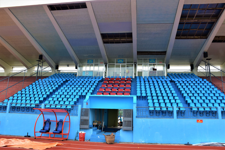 Khánh Hòa gấp rút sửa chữa sân vận động 19-8 trước mùa giải V-League 2023 - Ảnh 6.