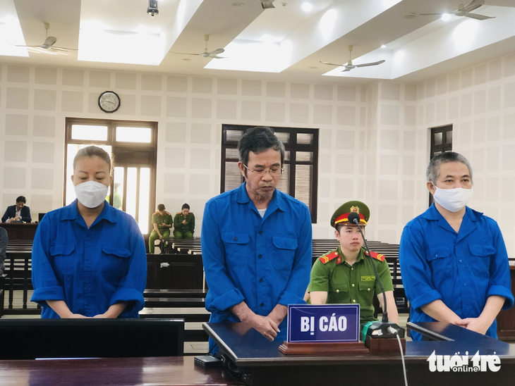 Cựu chủ tịch quận ở Đà Nẵng hầu tòa với cáo buộc nhận hối lộ 500 triệu đồng - Ảnh 1.