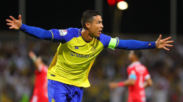 Ronaldo lập cú poker cho Al Nassr, cán mốc số bàn thắng khủng - Ảnh 1.