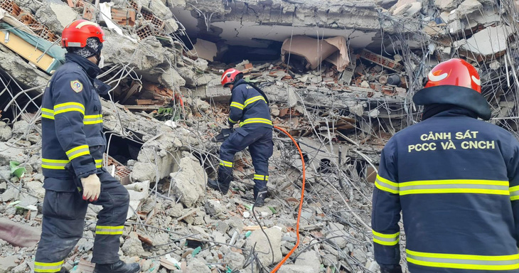 Đội cứu hộ Việt Nam bắt đầu tìm kiếm nạn nhân động đất ở Thổ Nhĩ Kỳ - Ảnh 5.