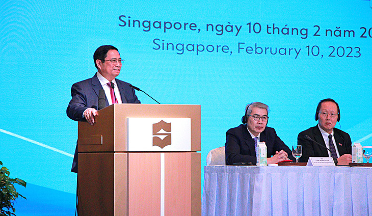 Thủ tướng Phạm Minh Chính chia sẻ về những tiềm năng của Việt Nam tại Diễn đàn doanh nghiệp Việt Nam - Singapore ngày 10-2 - Ảnh: DUY LINH