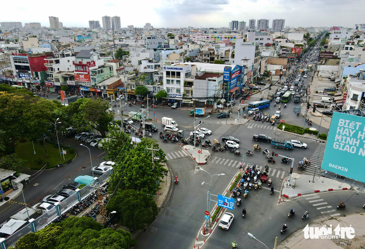 Ngã tư Bảy Hiền, giao lộ huyết mạch trên đường Cách Mạng Tháng 8 hiện nay - Ảnh: T.T.D.