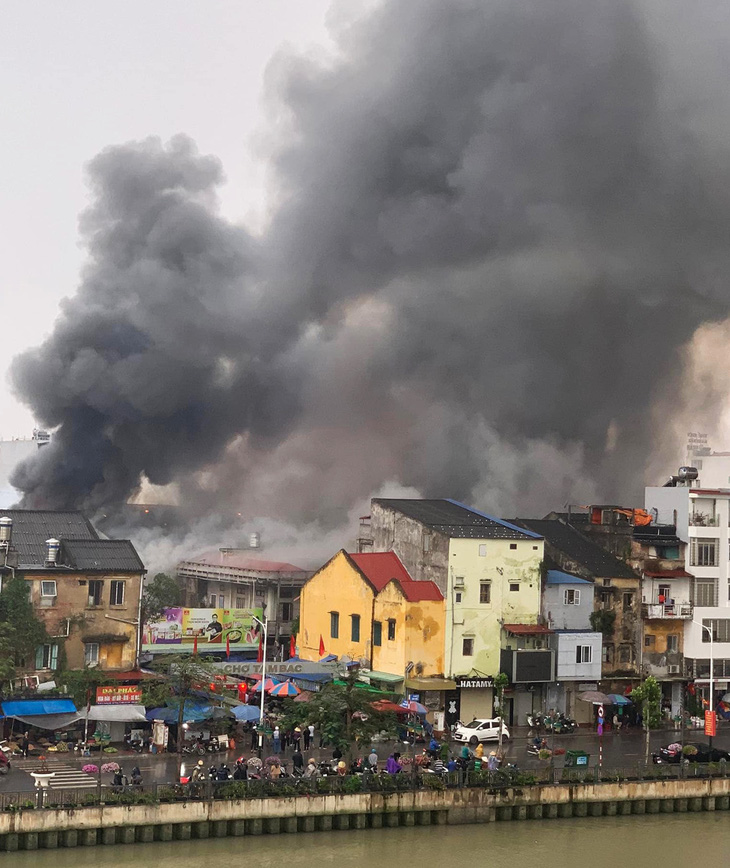 Cháy lớn tại chợ Tam Bạc Hải Phòng - Ảnh 4.
