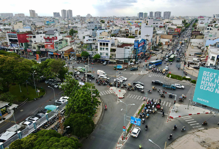 Ngã tư Bảy Hiền, giao lộ huyết mạch trên đường Cách Mạng Tháng 8 hiện nay - Ảnh: T.T.D.