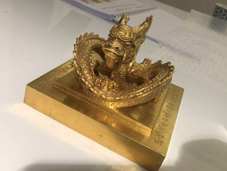 Nhà sưu tập tư nhân ở Bắc Ninh mua ấn vàng Hoàng đế chi bảo với giá hơn 6,1 triệu euro - Ảnh 2.
