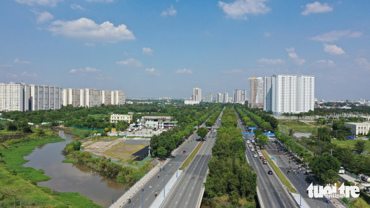 Liền mạch với đại lộ Võ Văn Kiệt qua đường hầm sông Sài Gòn, đường Mai Chí Thọ là trục kết nối các khu vực kinh tế trọng điểm từ phía đông sang phía tây TP.HCM  - Ảnh: Tự Trung